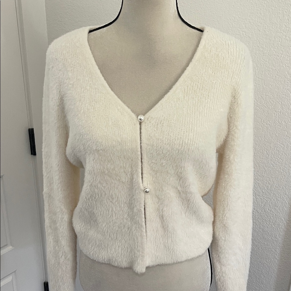 Abercrombie & Fitch Cream Plush V-Neck Button Cardigan NWOT